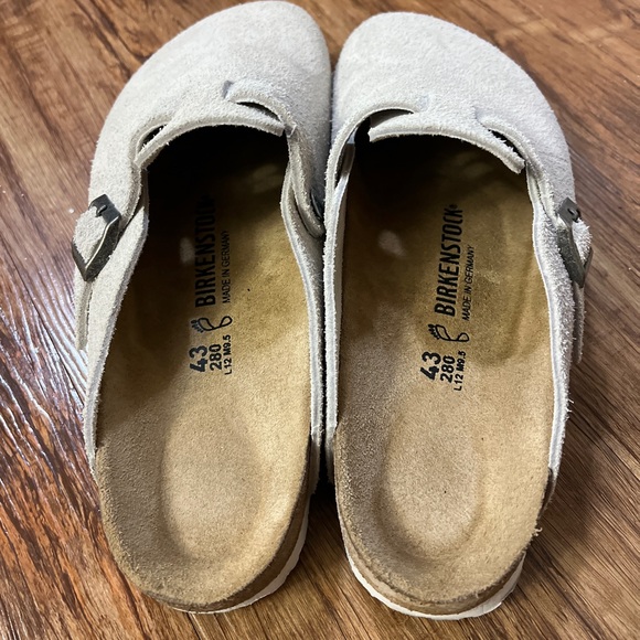 White Suede Boston Birkenstock - Picture 2 of 3